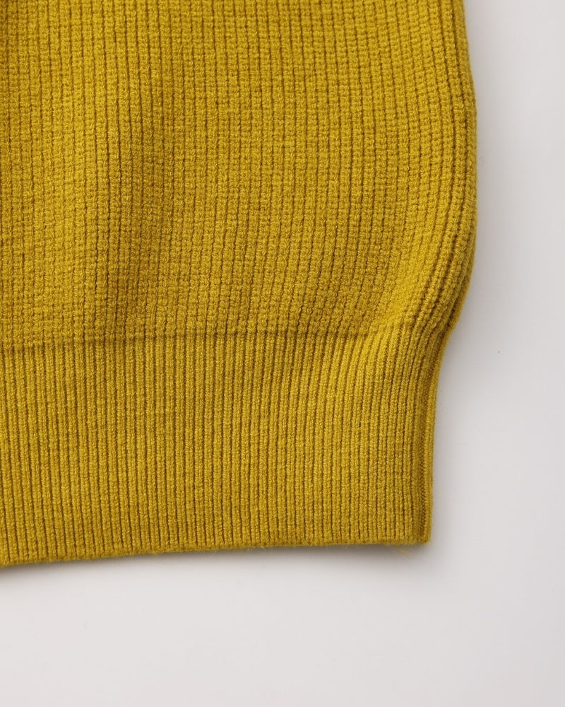Raffinierter Strickpullover mit halbem Reißverschluss
