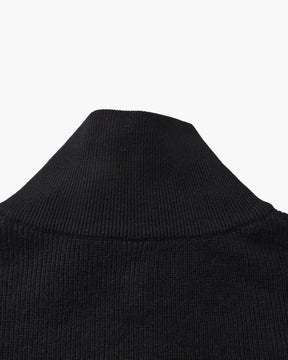 Raffinierter Strickpullover mit halbem Reißverschluss