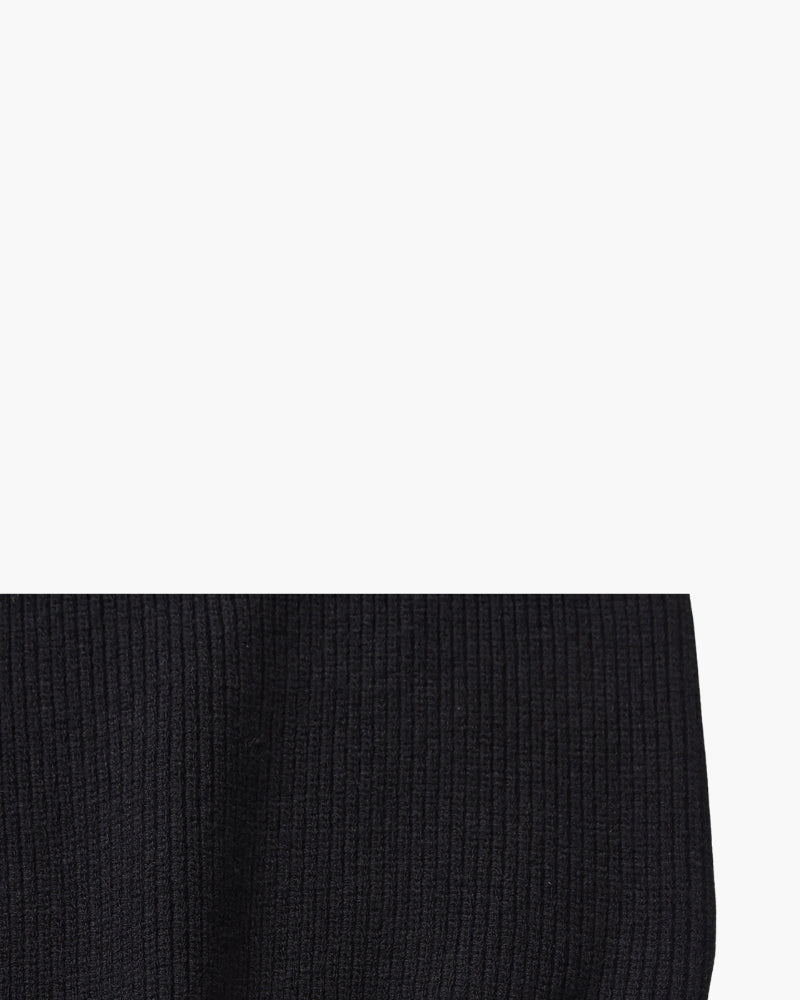 Raffinierter Strickpullover mit halbem Reißverschluss